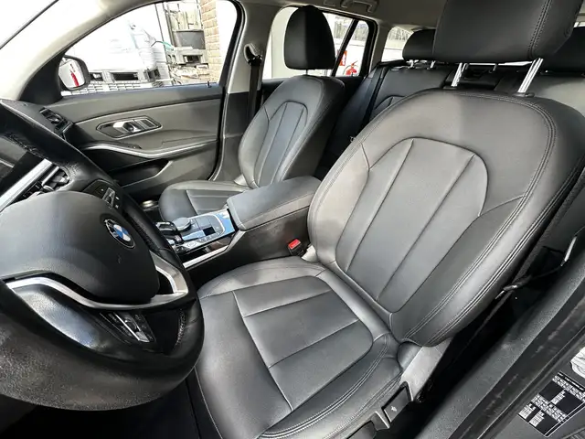 BMW 3 Series view 3