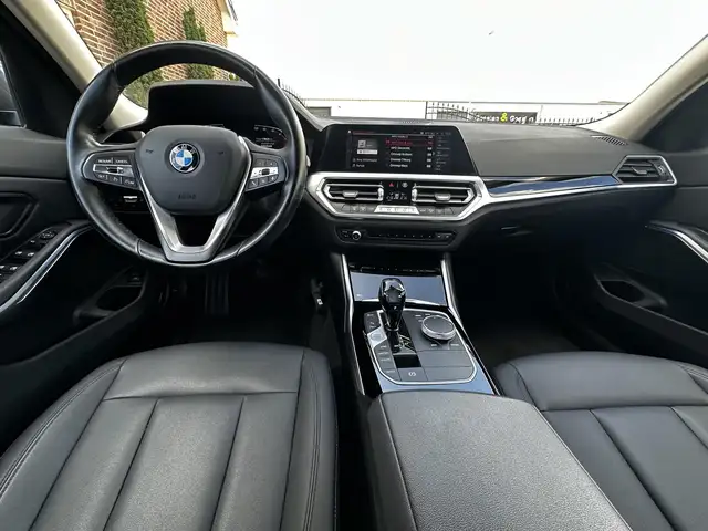 BMW 3 Series view 2