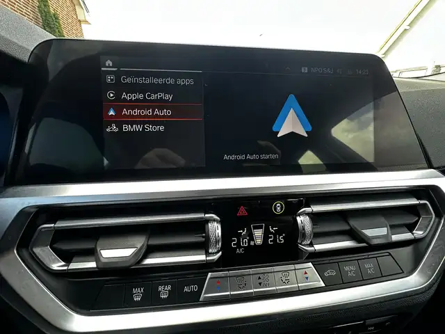 BMW 3 Series view 20