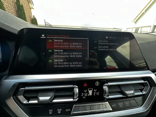 BMW 3 Series view 14
