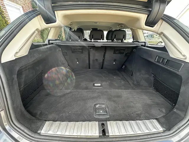 BMW 3 Series view 24
