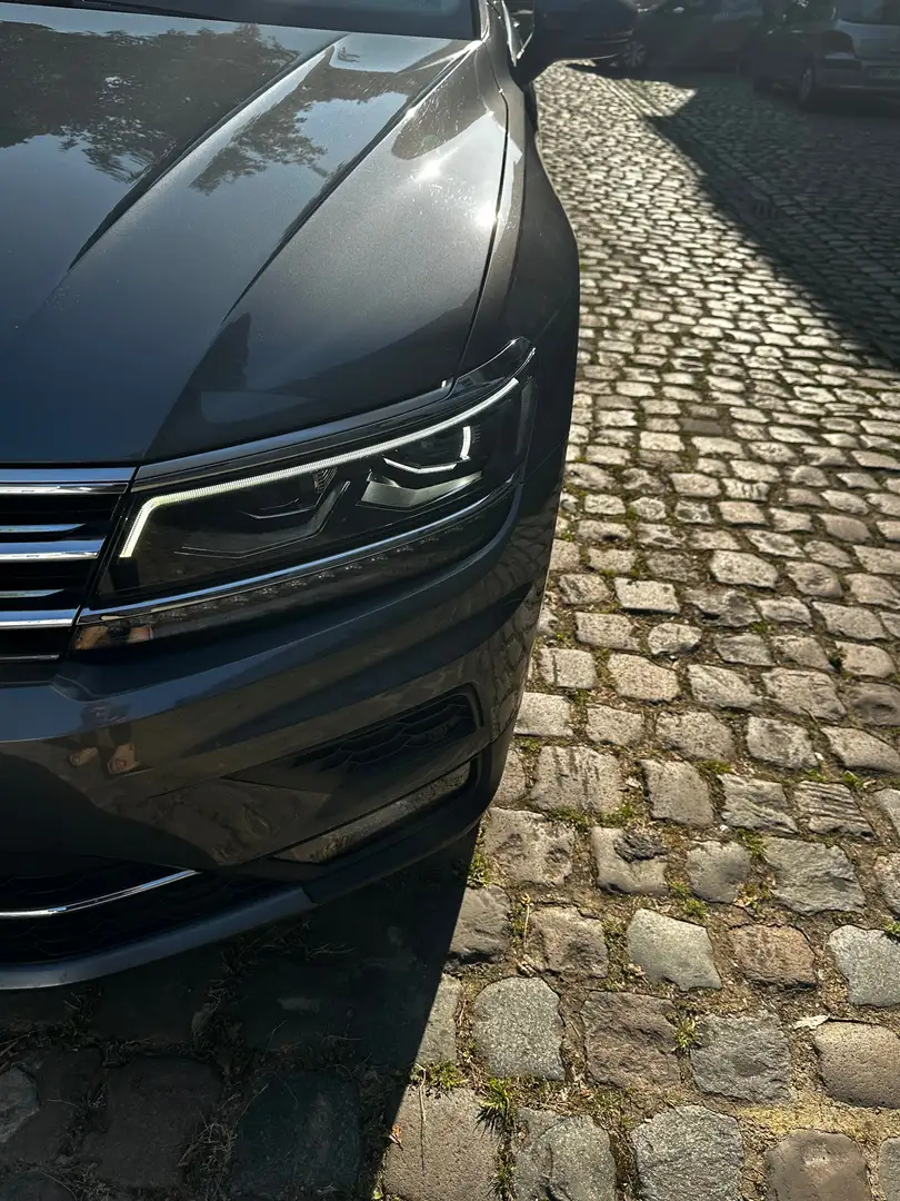 Volkswagen Tiguan Tiguan 2.0 TDi SCR Highline DSG (EU6.2) Zilver - 1