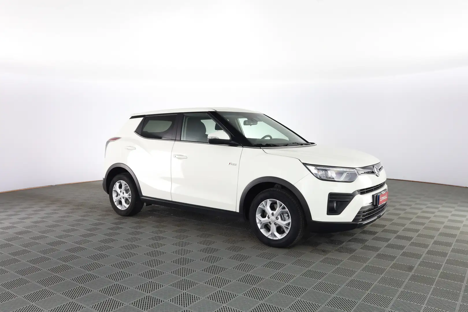 SsangYong Tivoli Tivoli 1.2 GDI Turbo 2WD Comfort White - 2