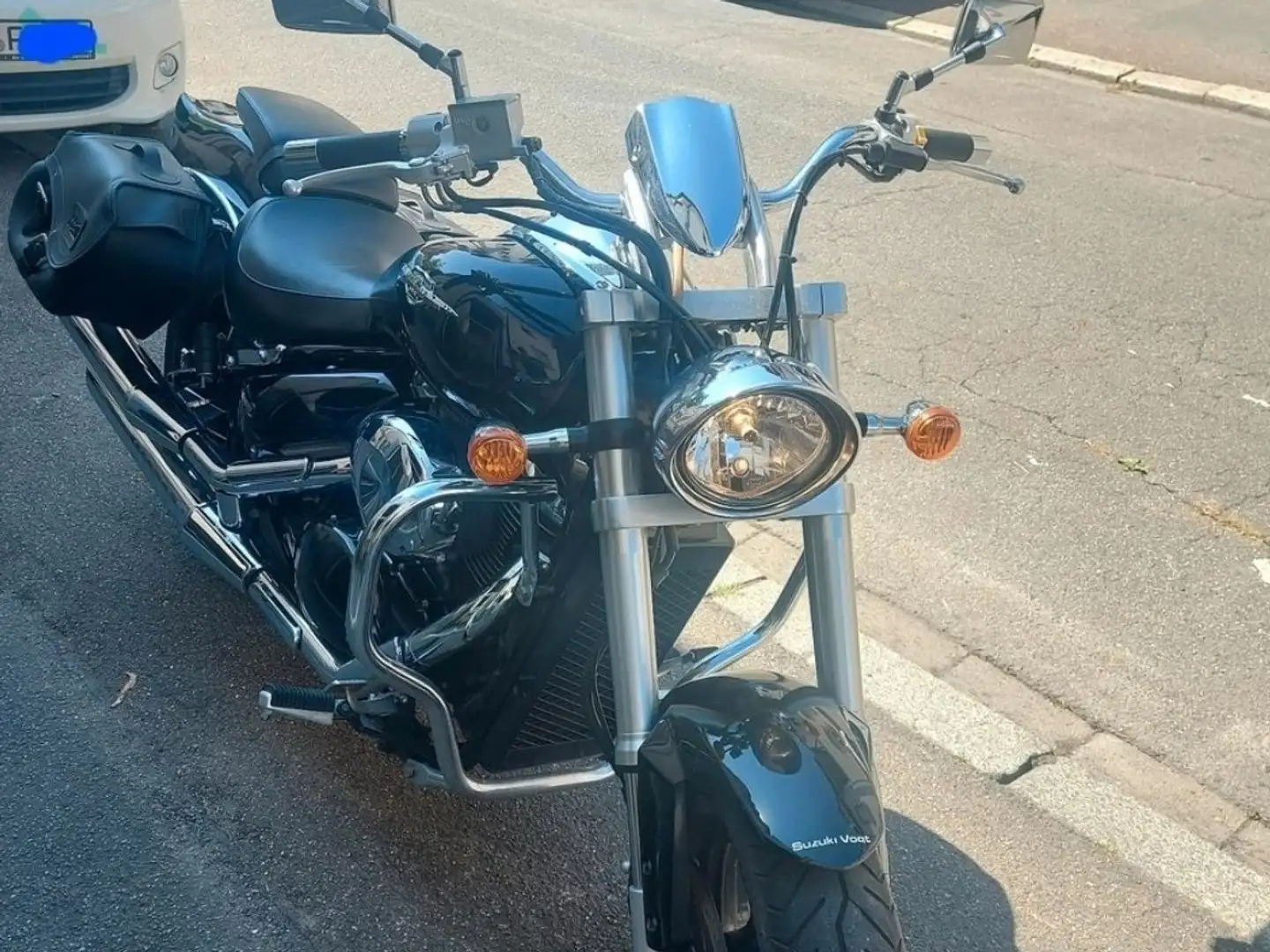 Suzuki Intruder M Fekete - 1