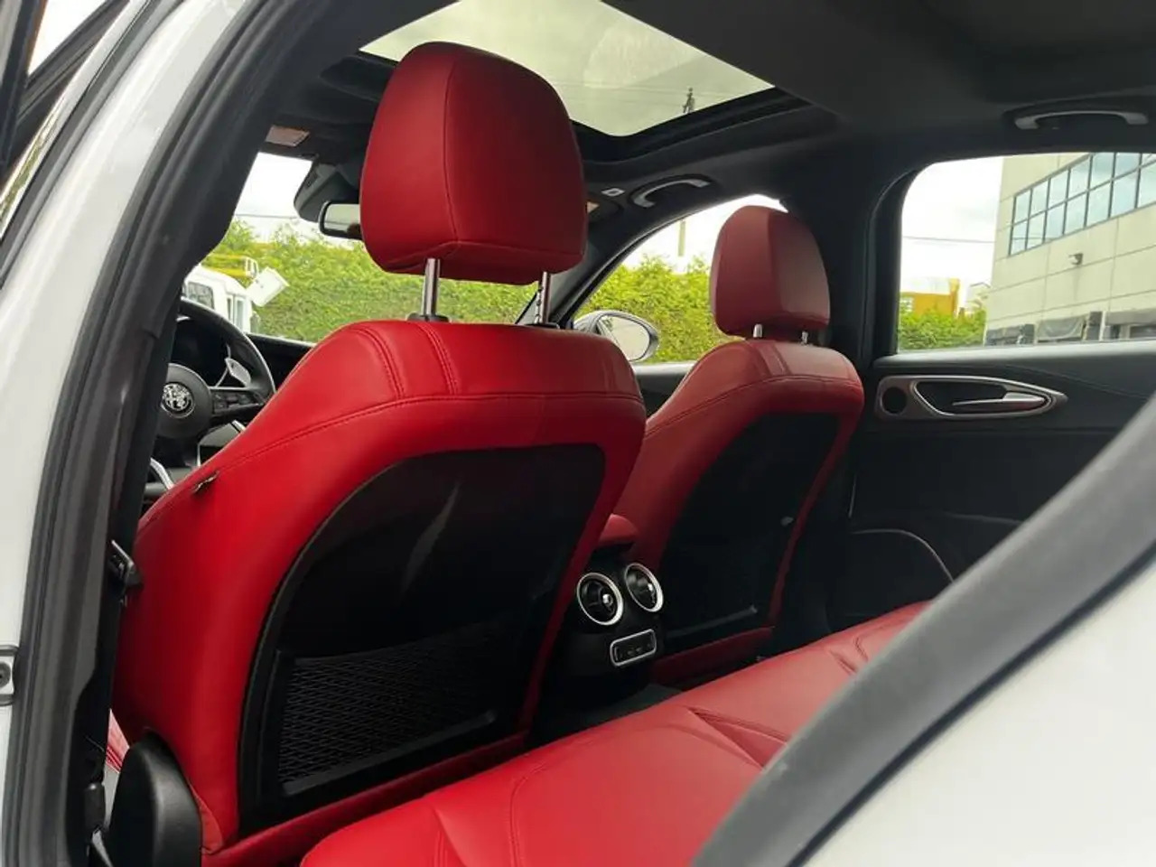 Alfa Romeo Giulia снимка Alfa Romeo Giulia