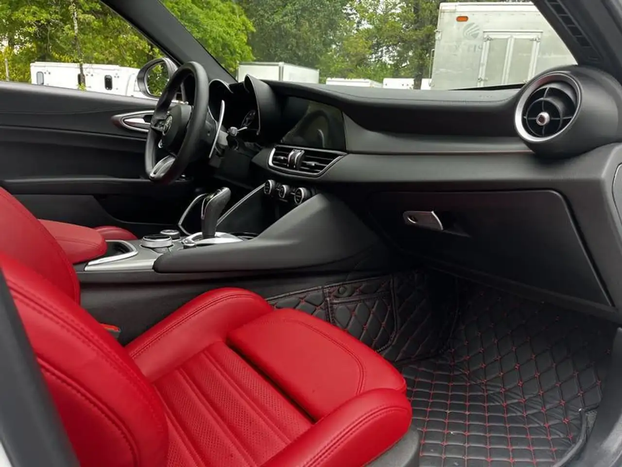 Alfa Romeo Giulia снимка Alfa Romeo Giulia