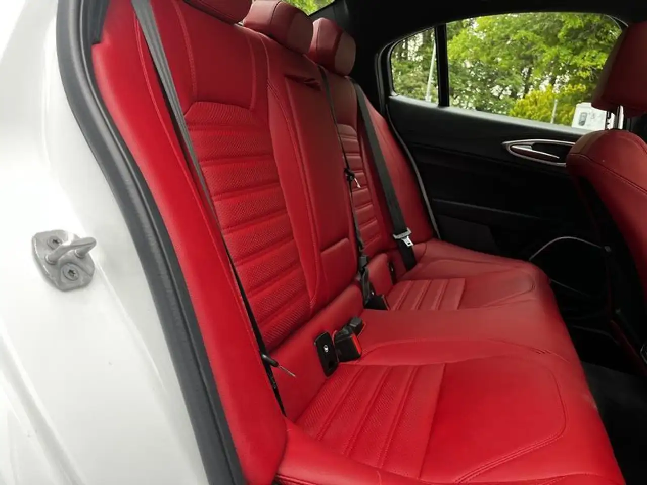 Alfa Romeo Giulia снимка Alfa Romeo Giulia