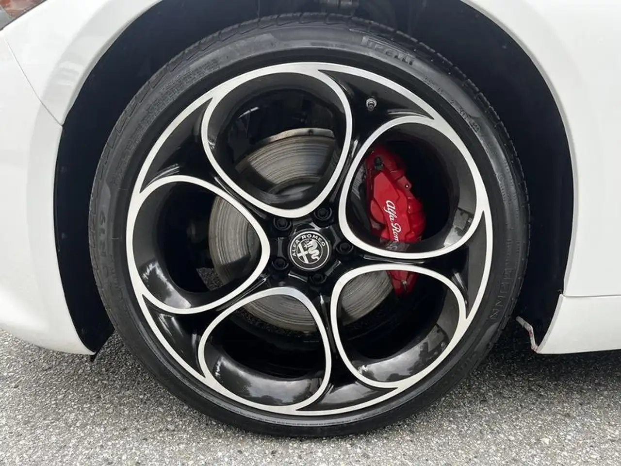 Alfa Romeo Giulia снимка Alfa Romeo Giulia