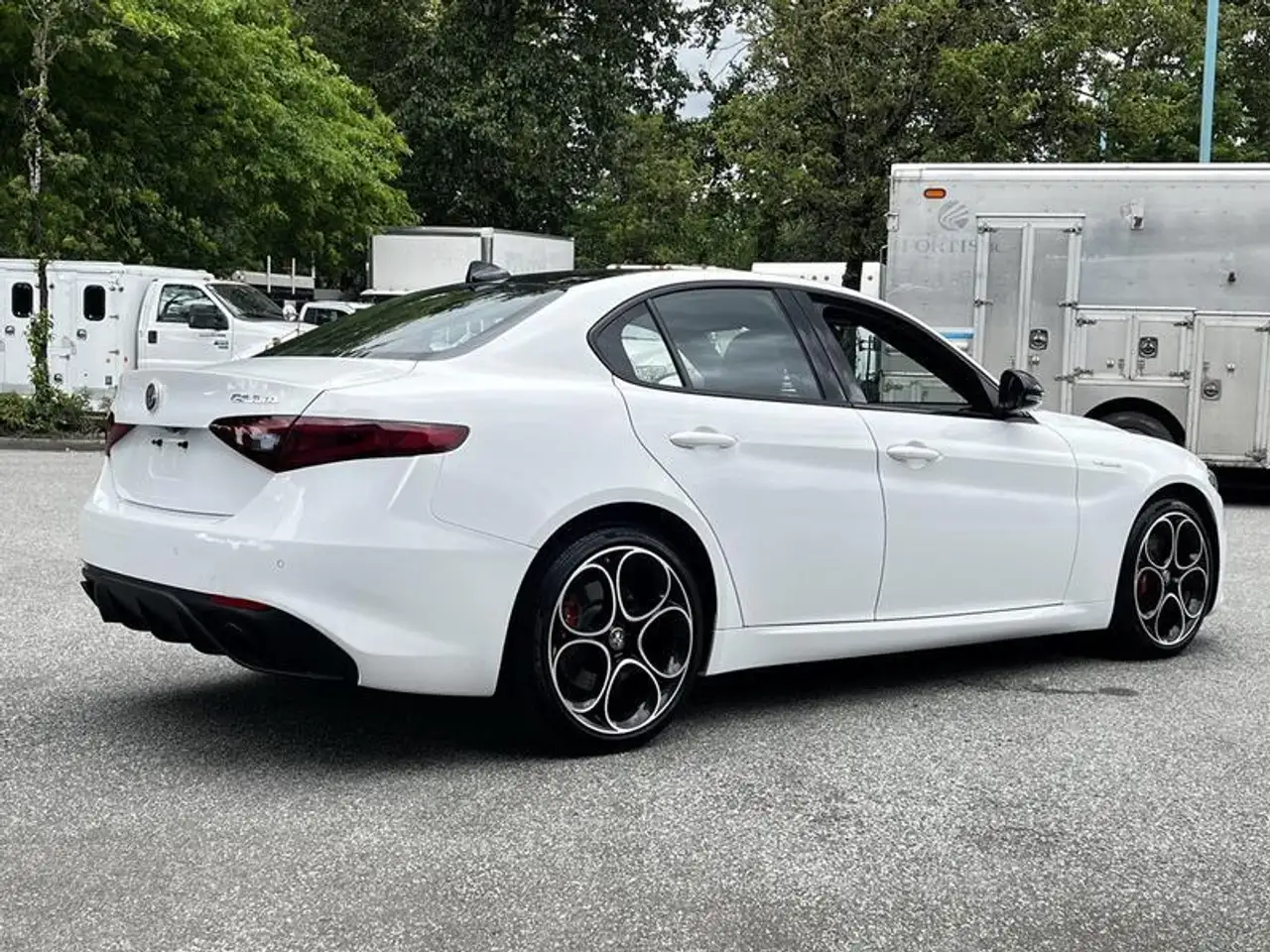 Alfa Romeo Giulia снимка Alfa Romeo Giulia