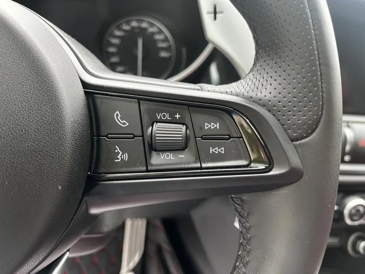 Alfa Romeo Giulia снимка Alfa Romeo Giulia