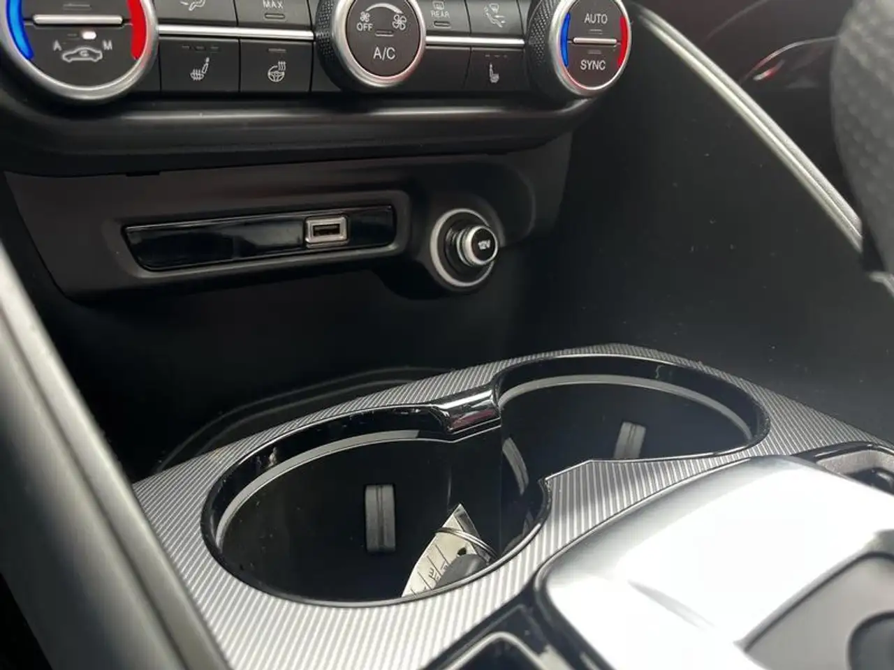 Alfa Romeo Giulia снимка Alfa Romeo Giulia