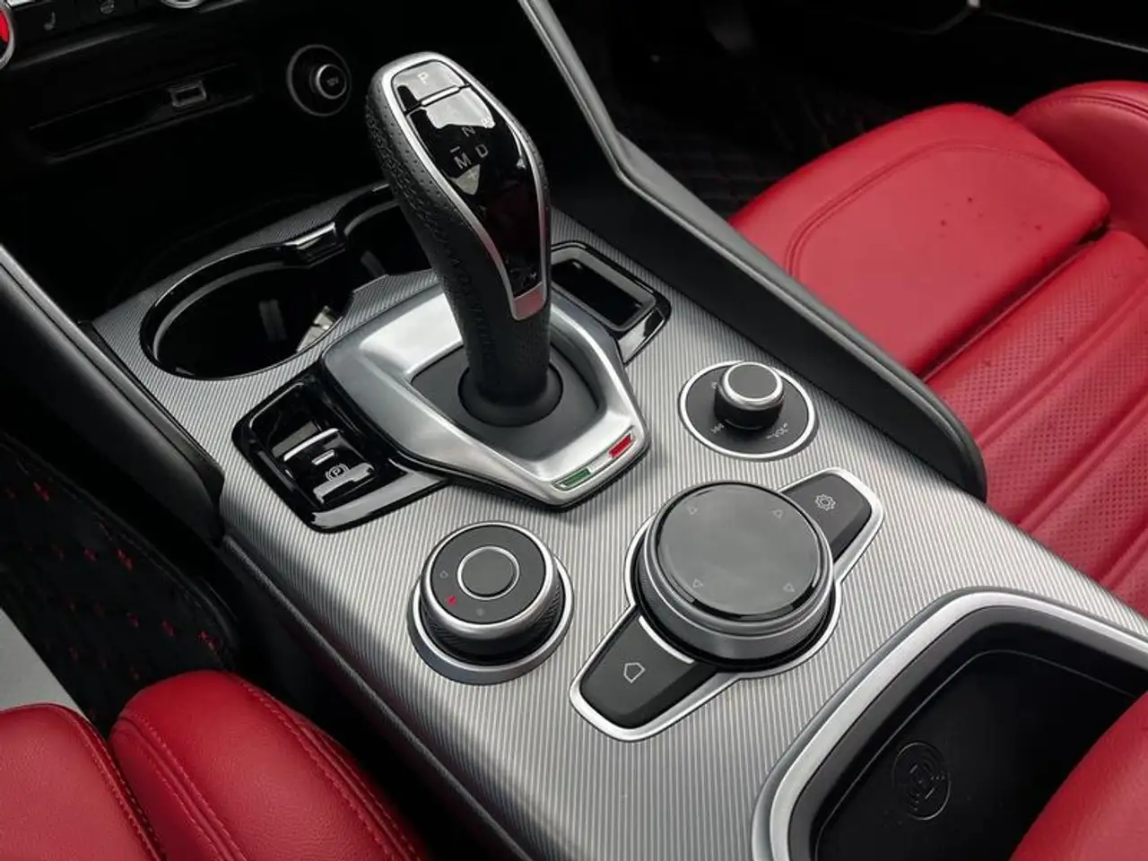 Alfa Romeo Giulia снимка Alfa Romeo Giulia