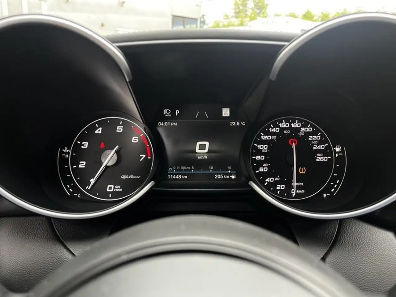 Alfa Romeo Giulia снимка Alfa Romeo Giulia