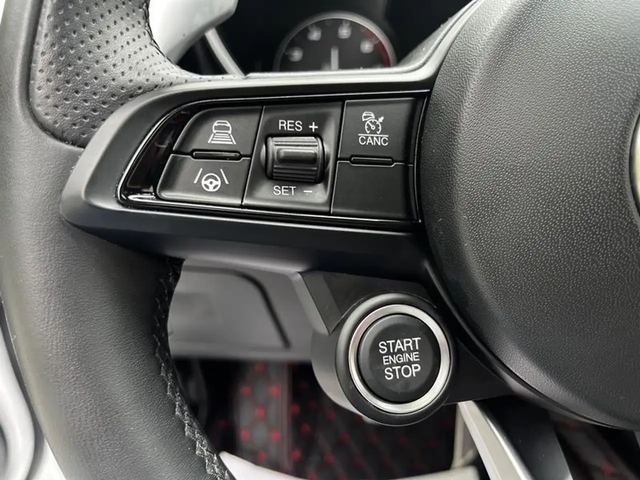 Alfa Romeo Giulia снимка Alfa Romeo Giulia