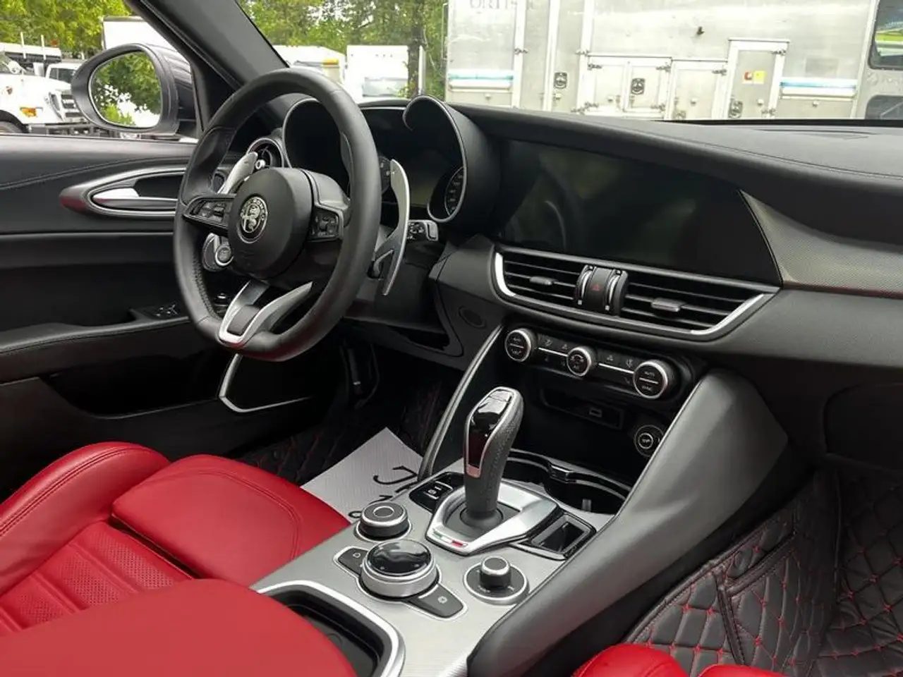 Alfa Romeo Giulia снимка Alfa Romeo Giulia