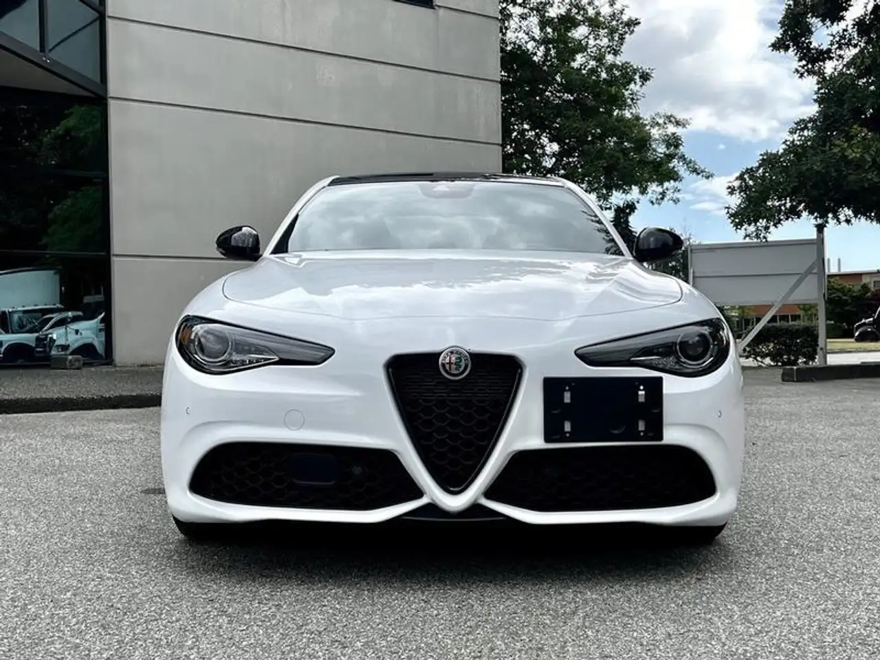 Alfa Romeo Giulia снимка Alfa Romeo Giulia