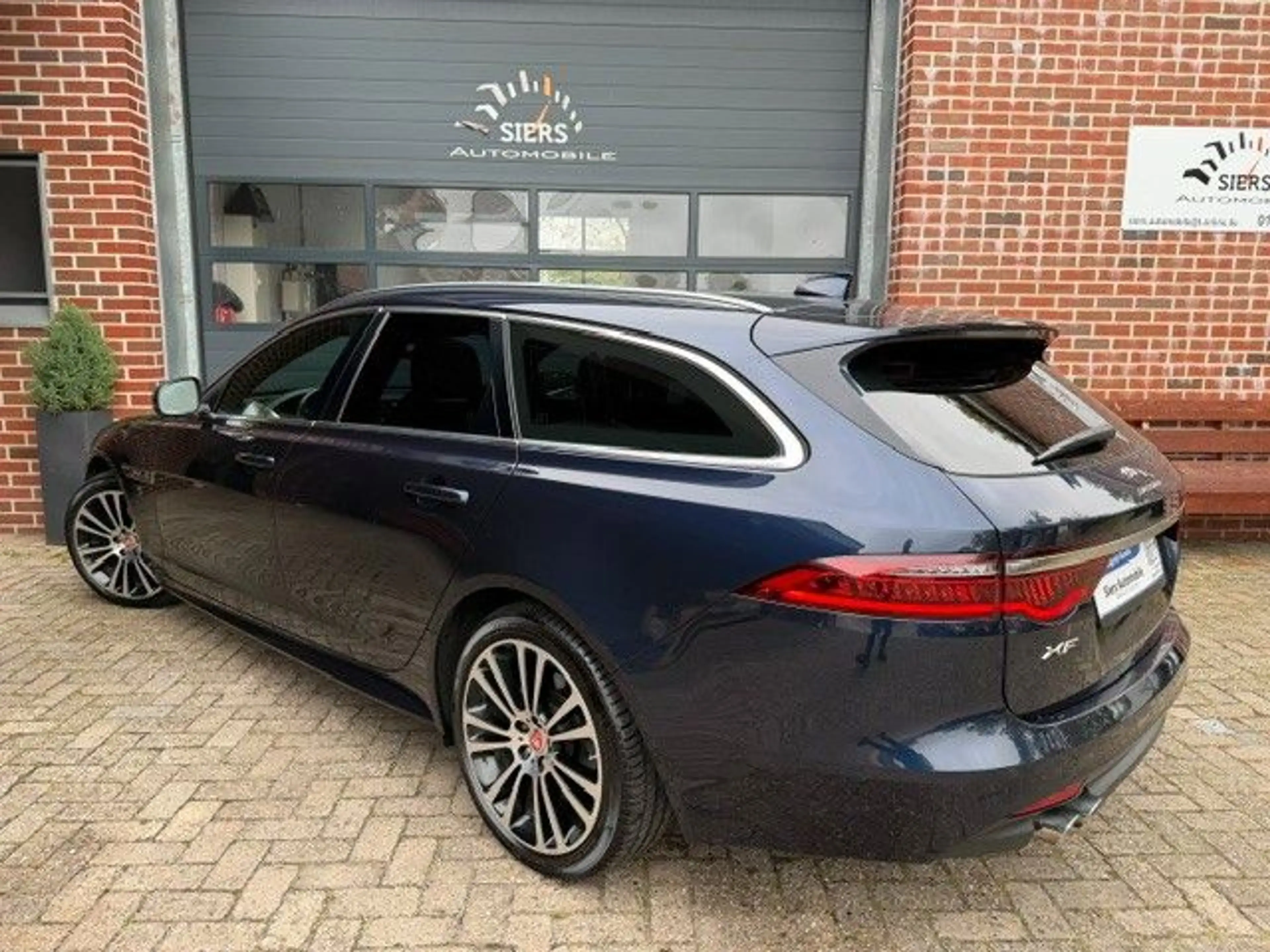 Jaguar XF 20d 180PS AUTOM,PANO,DIGITAL DISPLAY, R-SPORT — photo 5