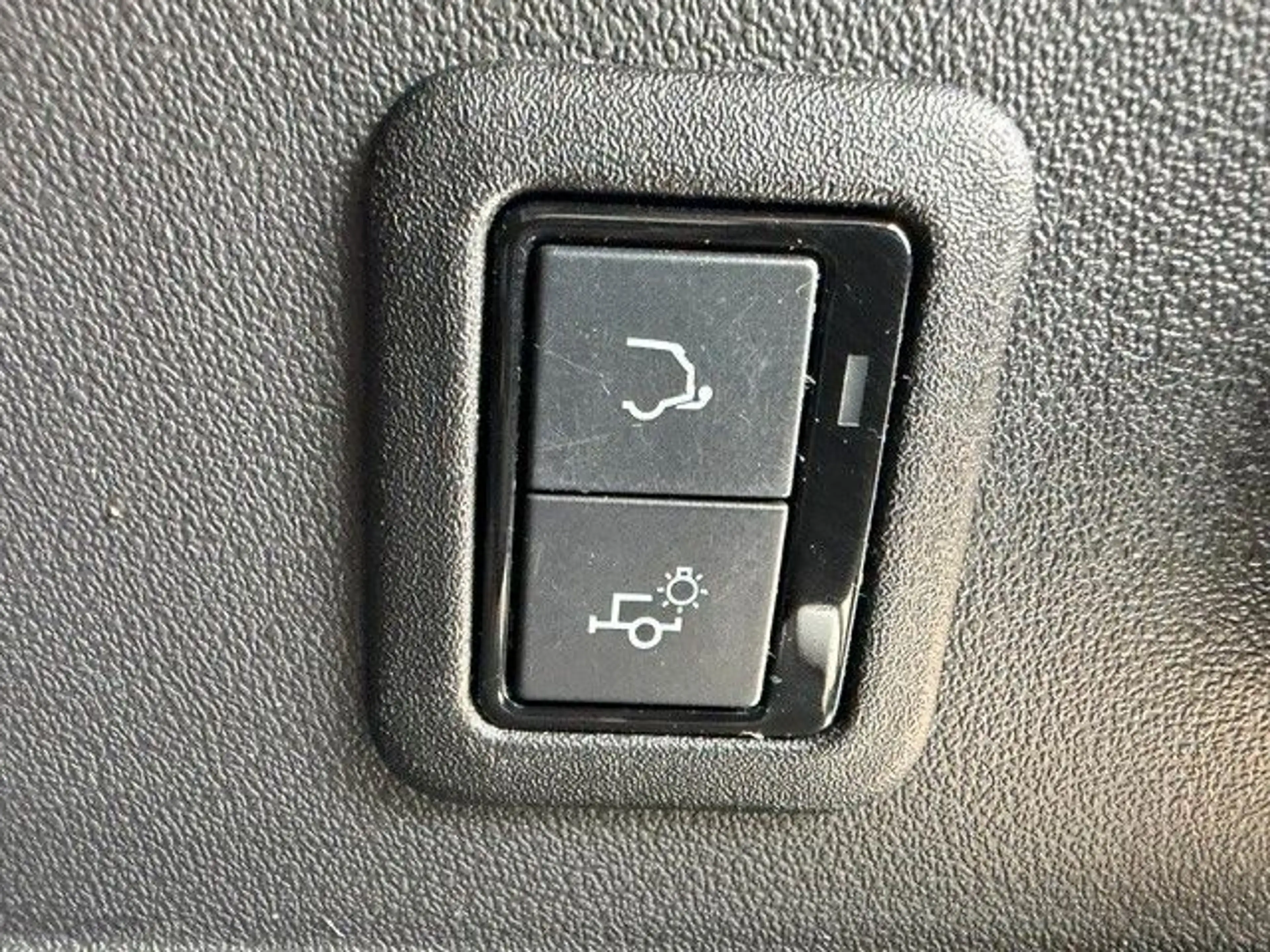 Jaguar XF 20d 180PS AUTOM,PANO,DIGITAL DISPLAY, R-SPORT — photo 14