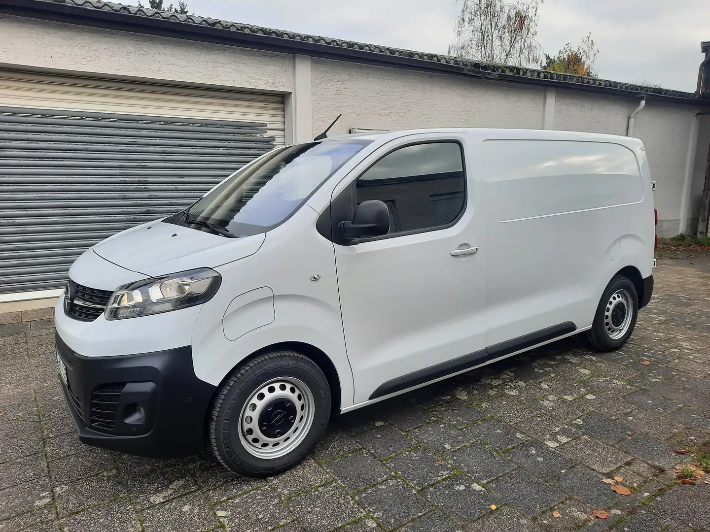 Opel Vivaro-e Vivaro-e Cargo M (75-kWh) Weiß - 2