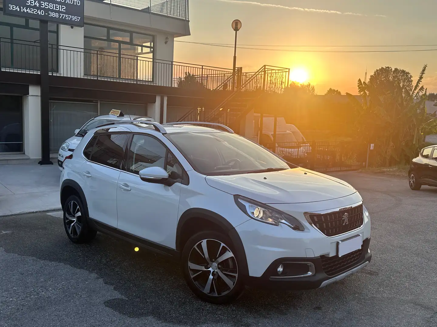 Peugeot 2008 1.5 bluehdi Black Matt s Auto Bianco - 1