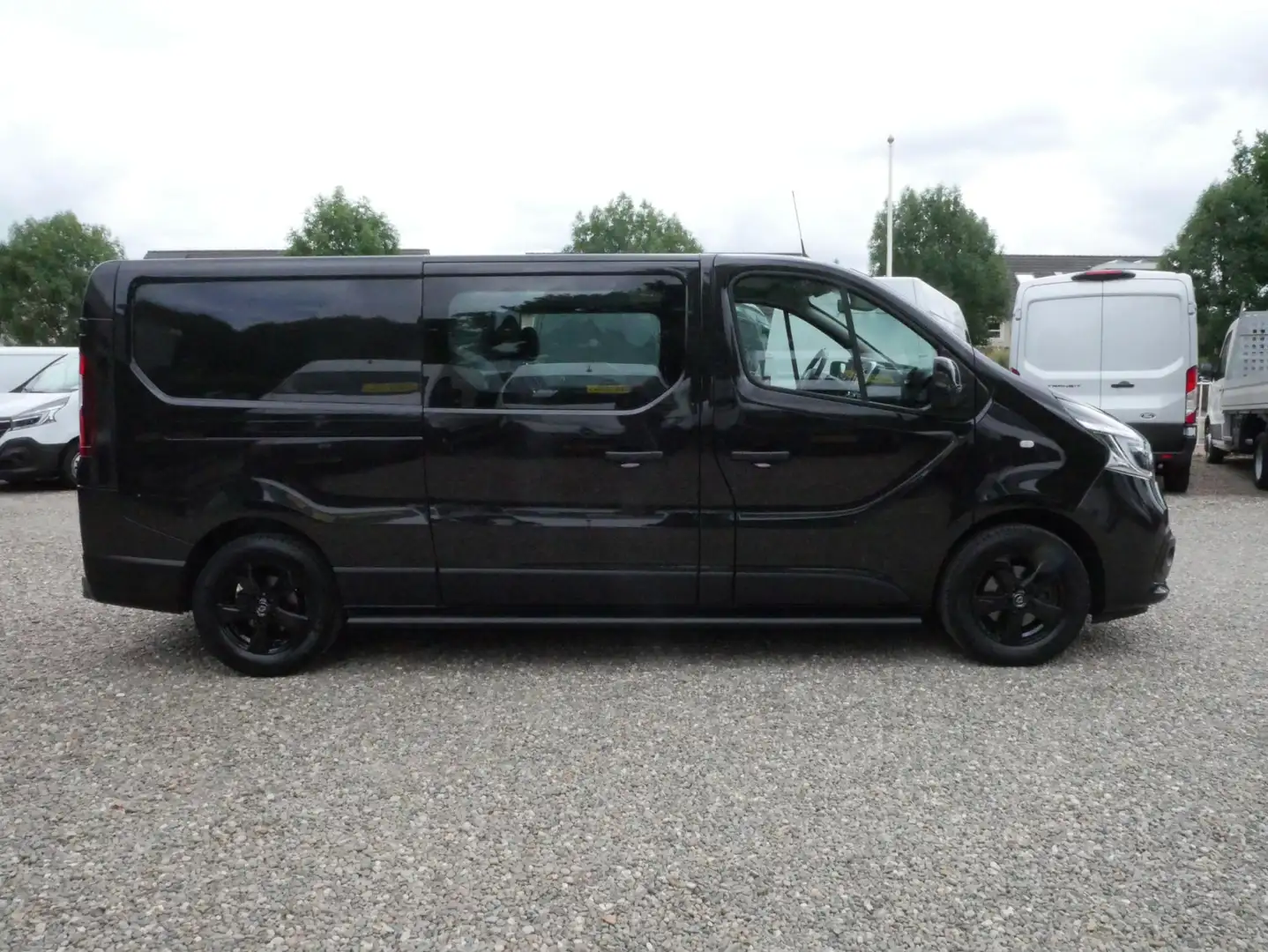 Renault Trafic 2.0 dCi 145PK, L2H1, Dubbel cabine, Automaat, Airc Zwart - 2