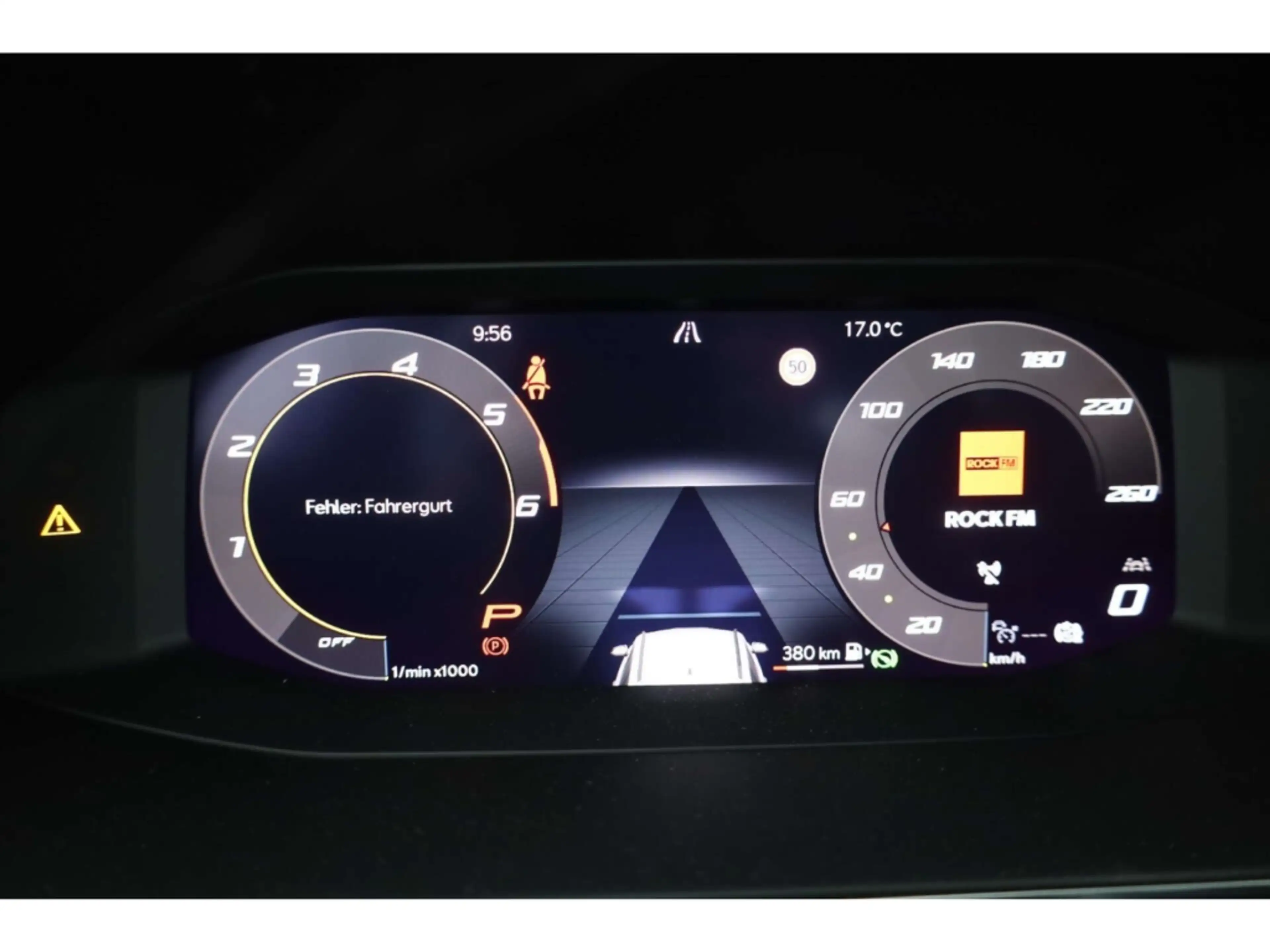 SEAT Leon Sportstourer 2.0 TDI FR — photo 14