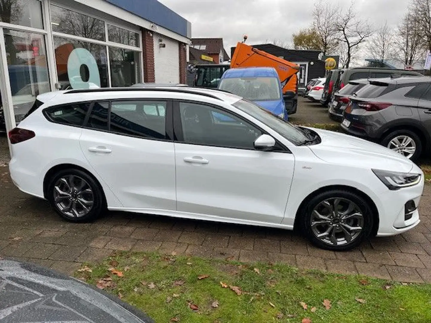 Ford Focus Turn. ST-Line AUT LED NAVI-SYNC4 KAM AHK Weiß - 2