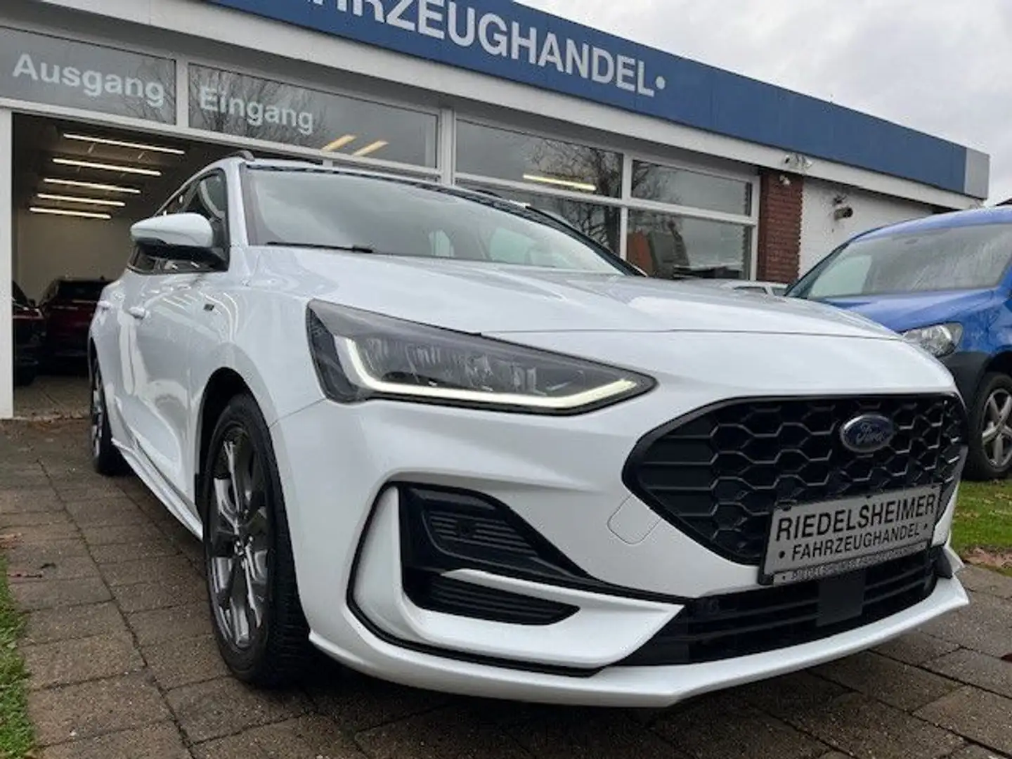 Ford Focus Turn. ST-Line AUT LED NAVI-SYNC4 KAM AHK Weiß - 1