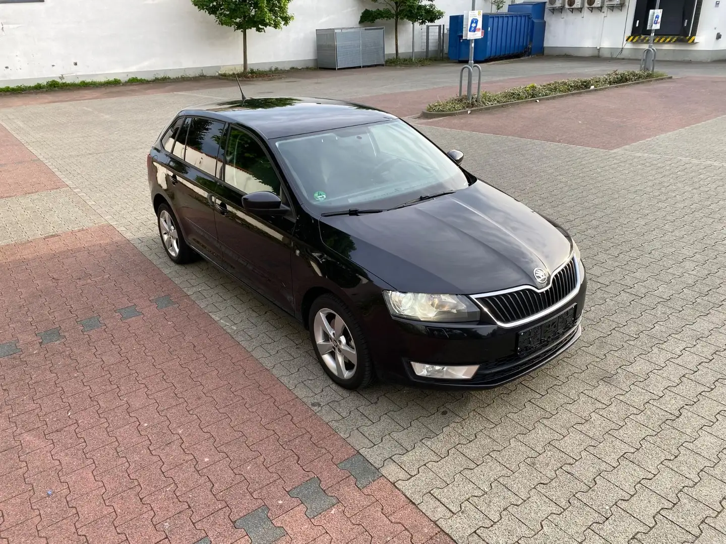 Skoda Rapid/Spaceback 1.6 TDI Spaceback/Tempomat/Xenon/Navi Schwarz - 2