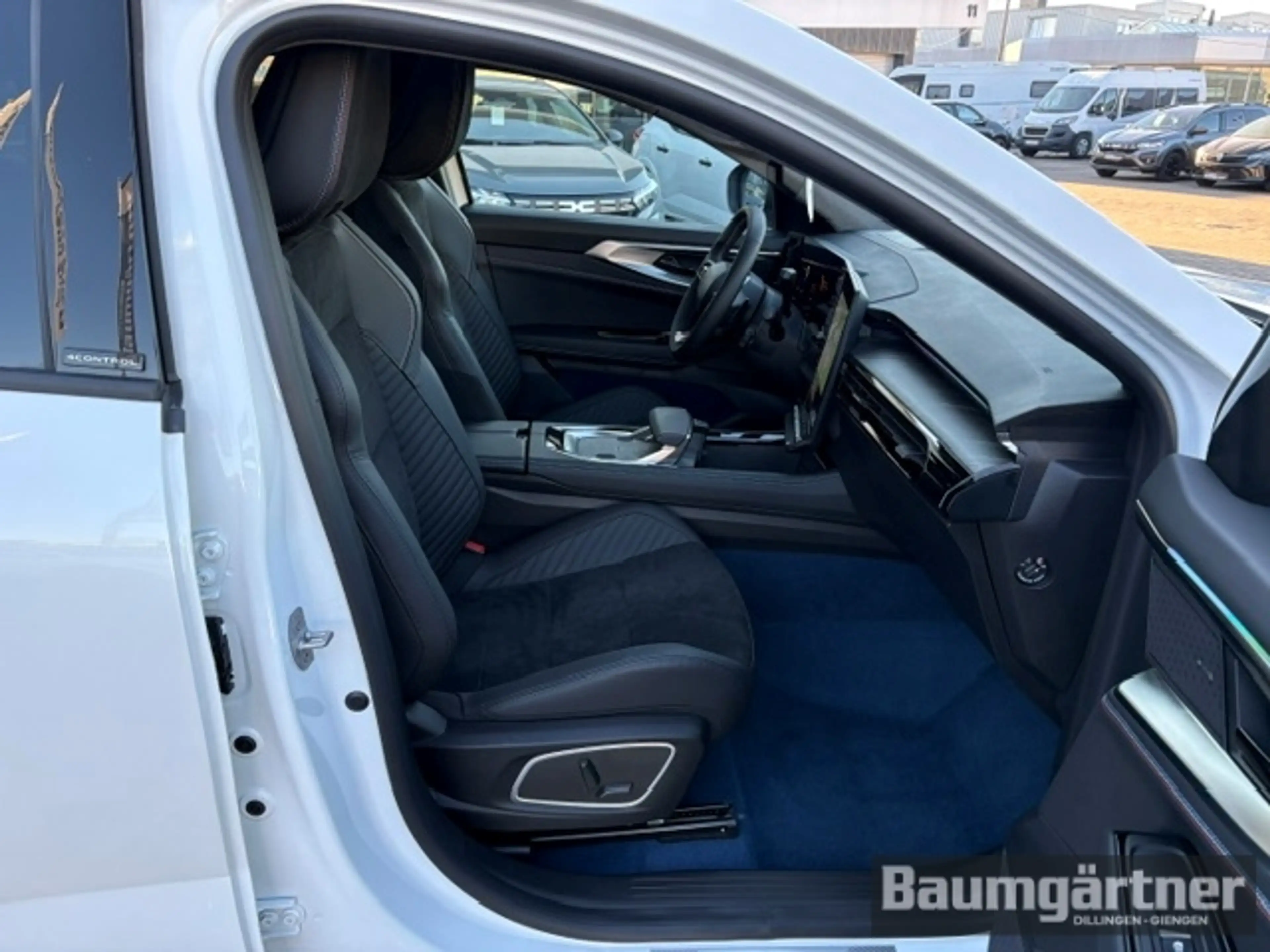 Renault Rafale Esprit Alpine E-TECH Hybrid 300 4x4 Pano — photo 9