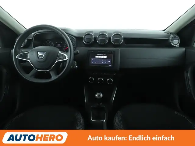 Dacia Duster view 12
