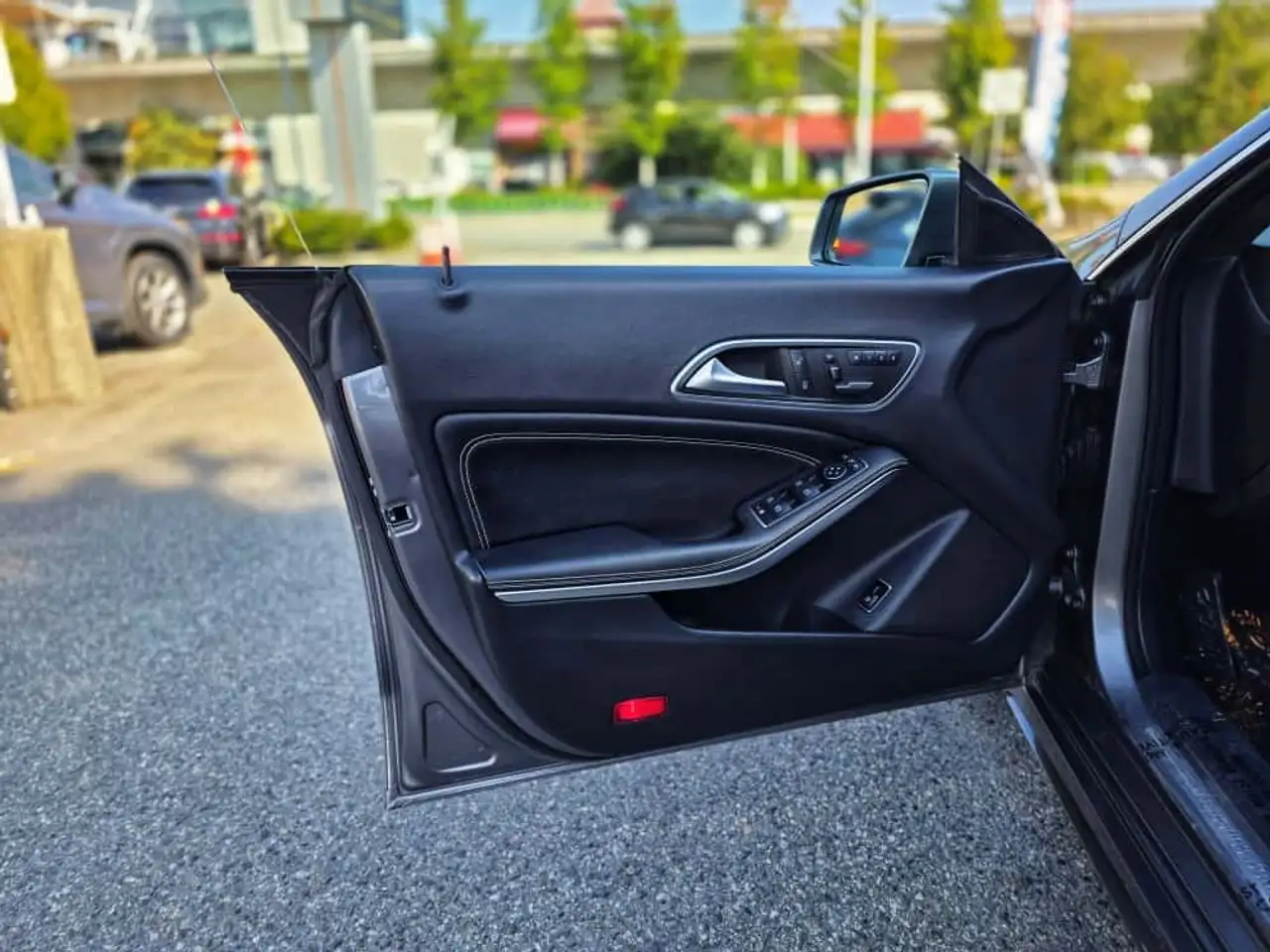 Mercedes-Benz CLA снимка Mercedes-Benz CLA