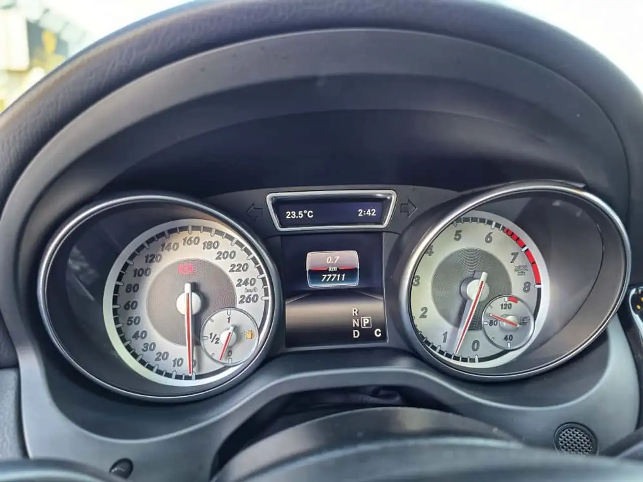 Mercedes-Benz CLA снимка Mercedes-Benz CLA