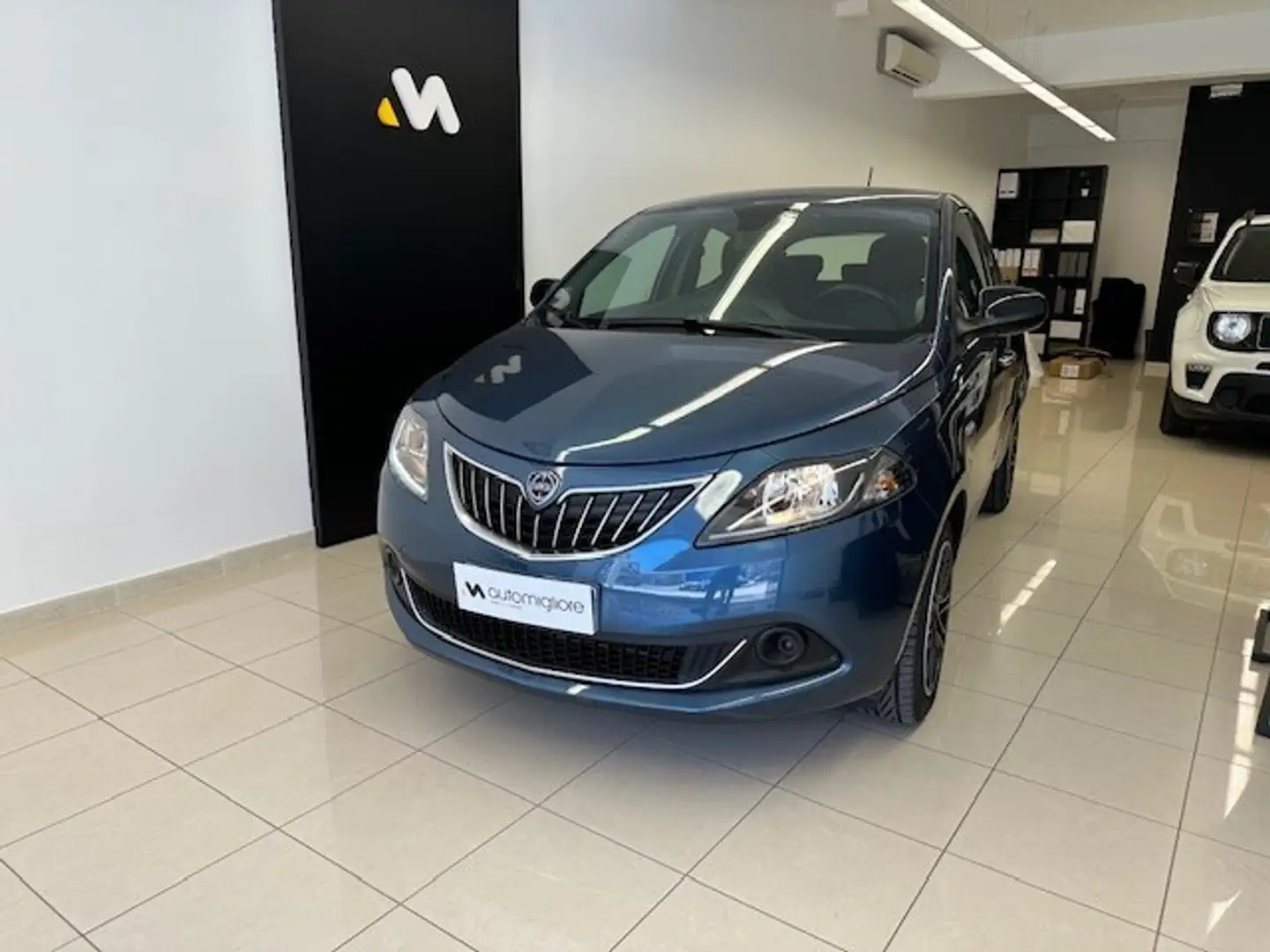 Lancia Ypsilon 1.0 FireFly 5 porte S&S Hybrid Ecochic Silver Blu/Azzurro - 1