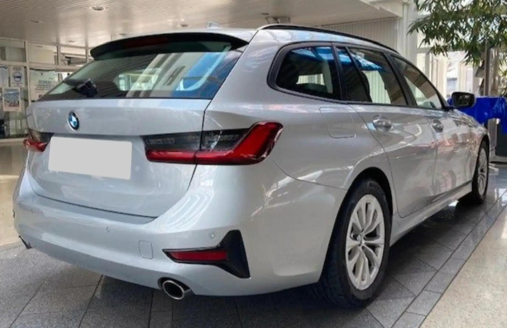 BMW 320 d Touring xdrive - 4X4 - FULL LED - PDC Argento - 2