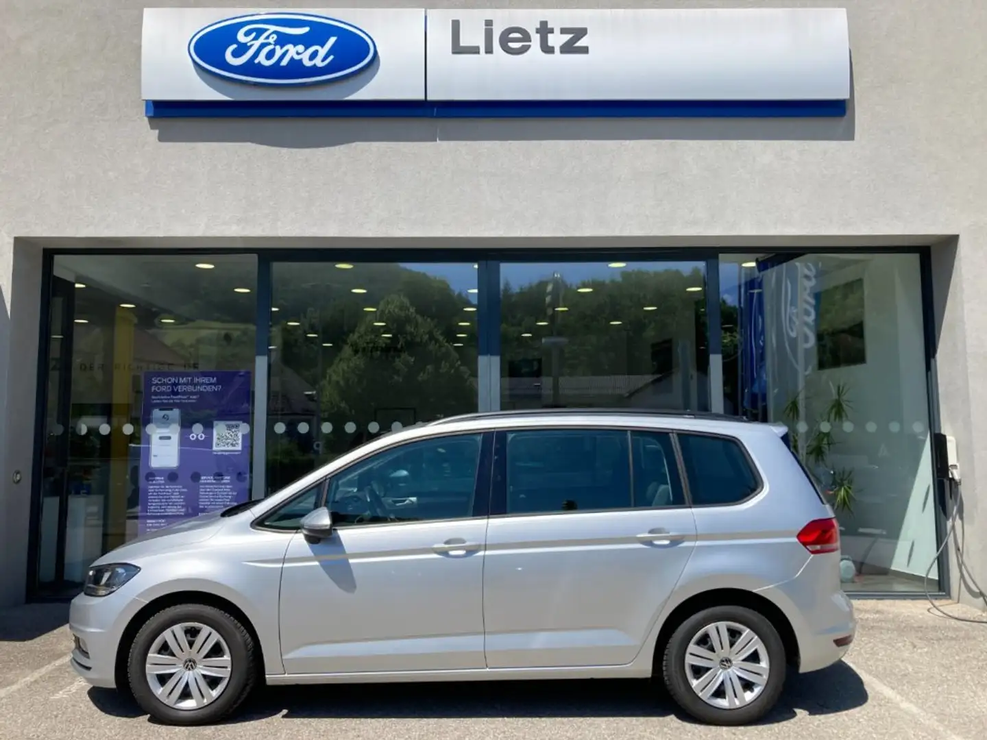 Volkswagen Touran 2,0TDI Silber - 1