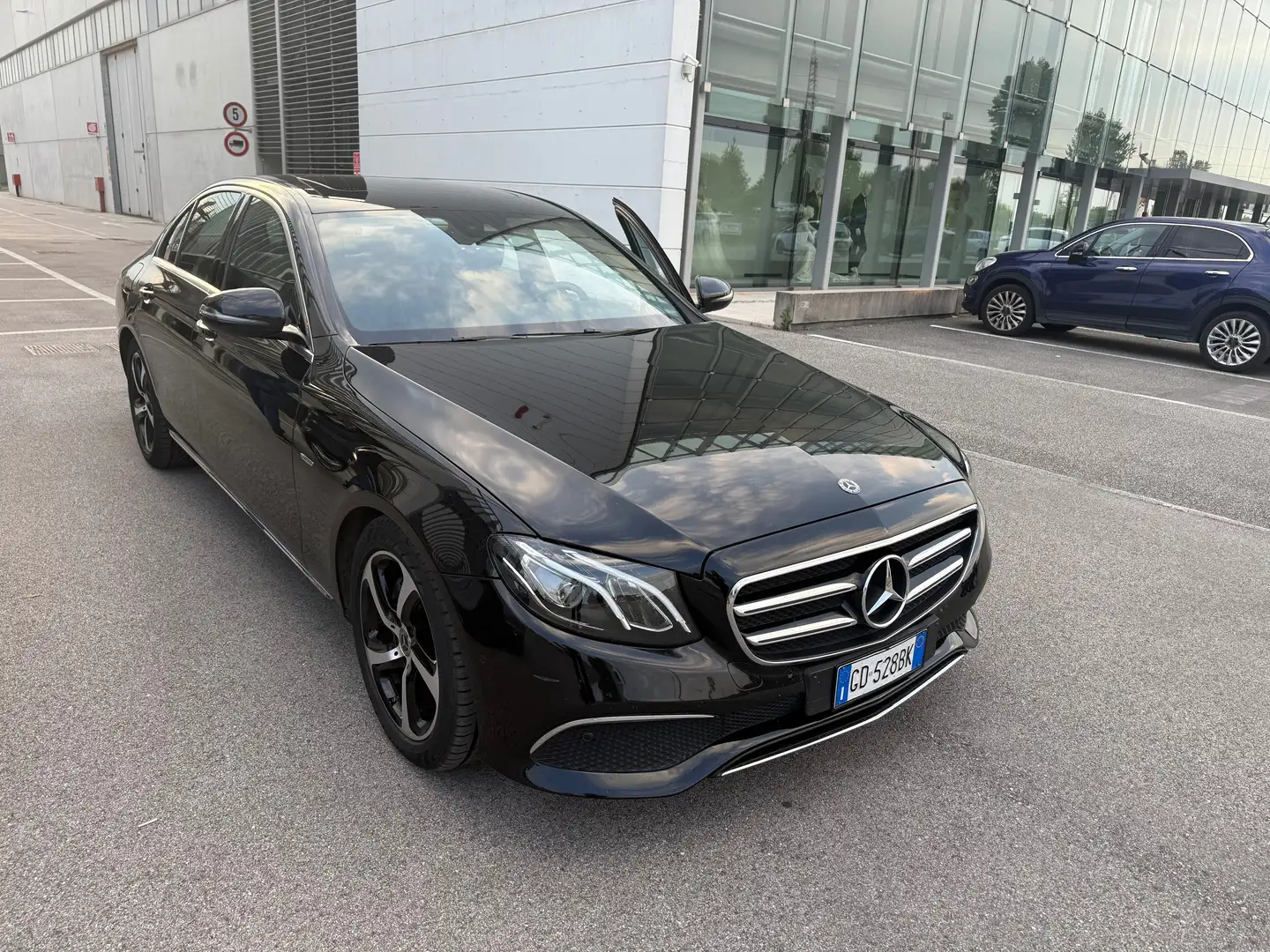 Mercedes-Benz E 220 d Sport auto Noir - 1