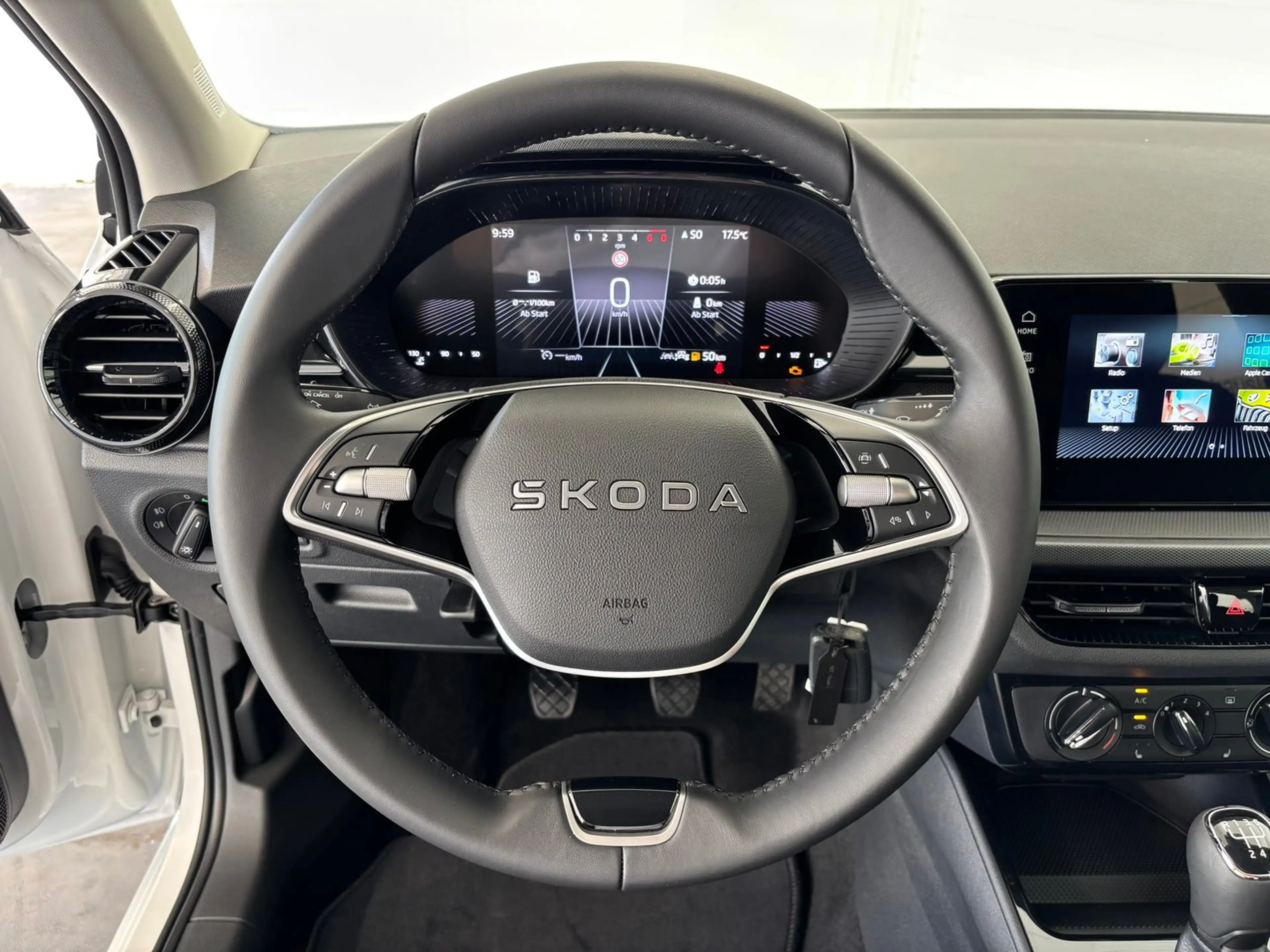 Skoda Fabia Essence — photo 7