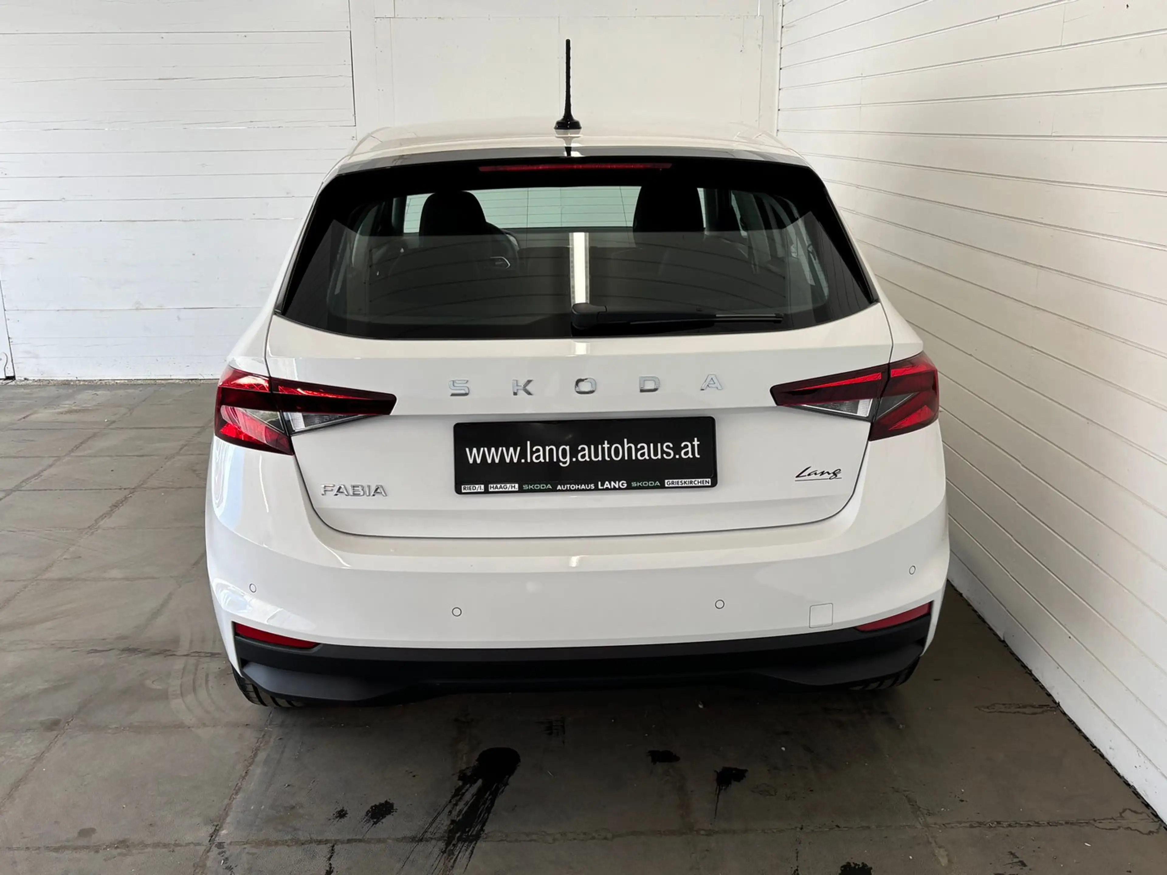 Skoda Fabia Essence — photo 5
