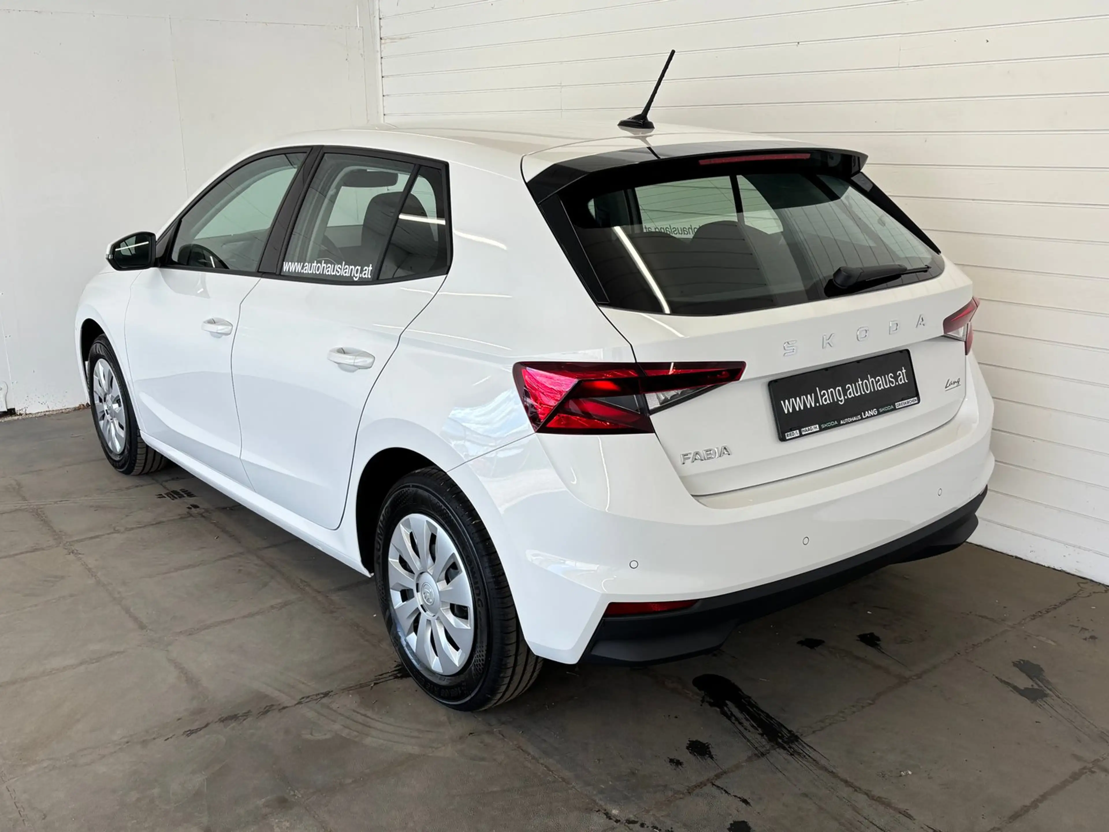 Skoda Fabia Essence — photo 4
