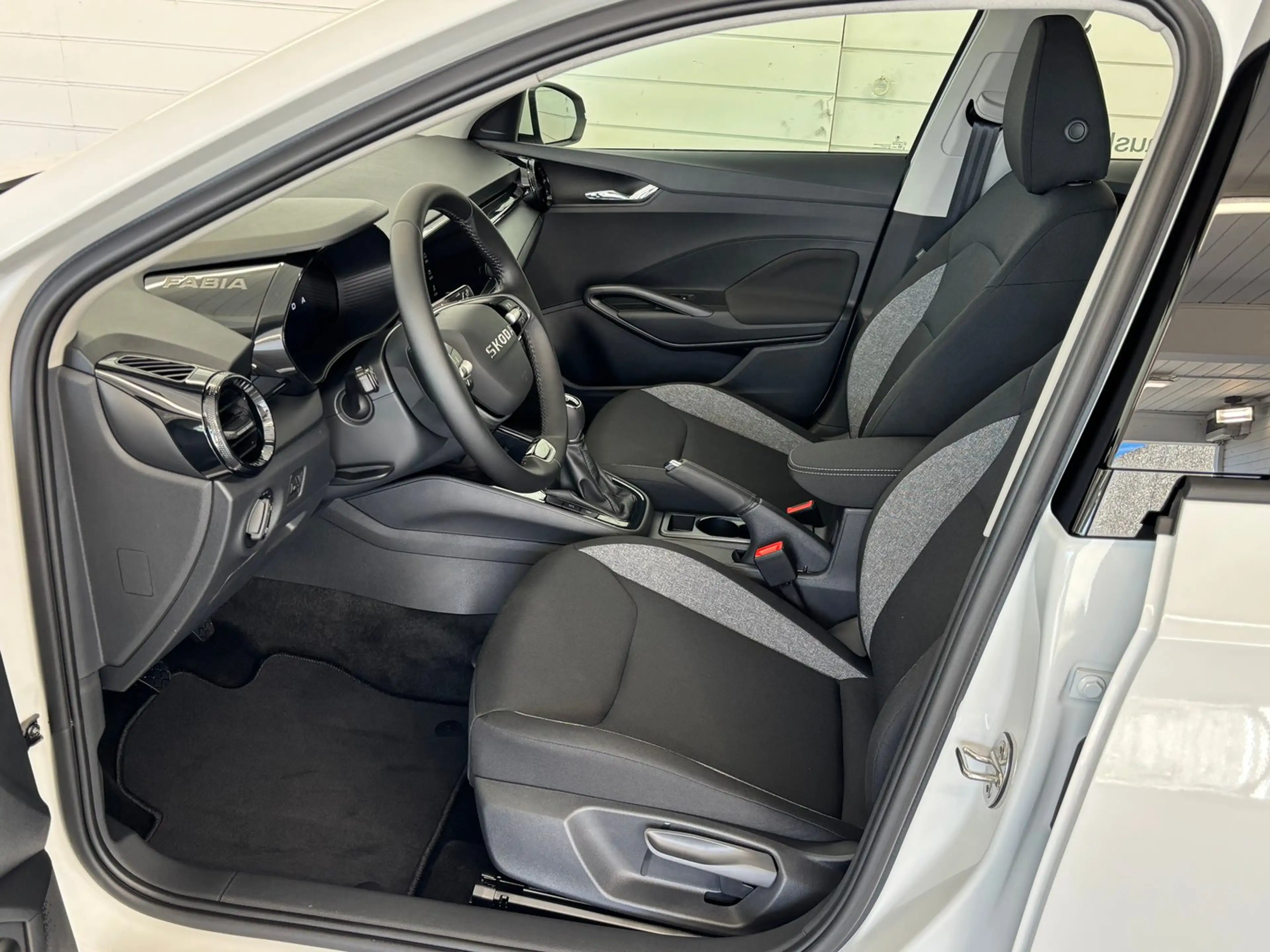 Skoda Fabia Essence — photo 6