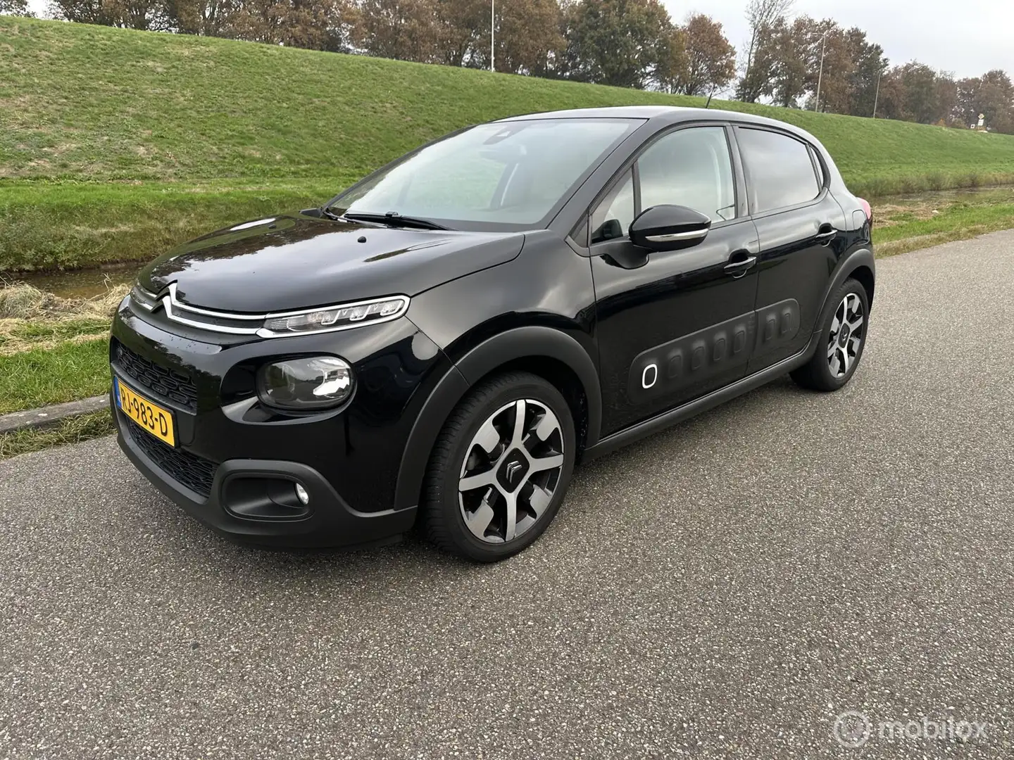 Citroen C3 1.2 PureTech S&S Shine Noir - 1