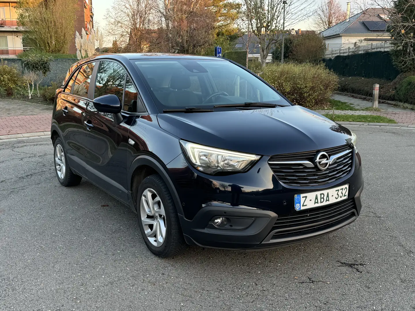 Opel Crossland X 1.2 Turbo 110 ch Business Innovation Euro 6b Noir - 1