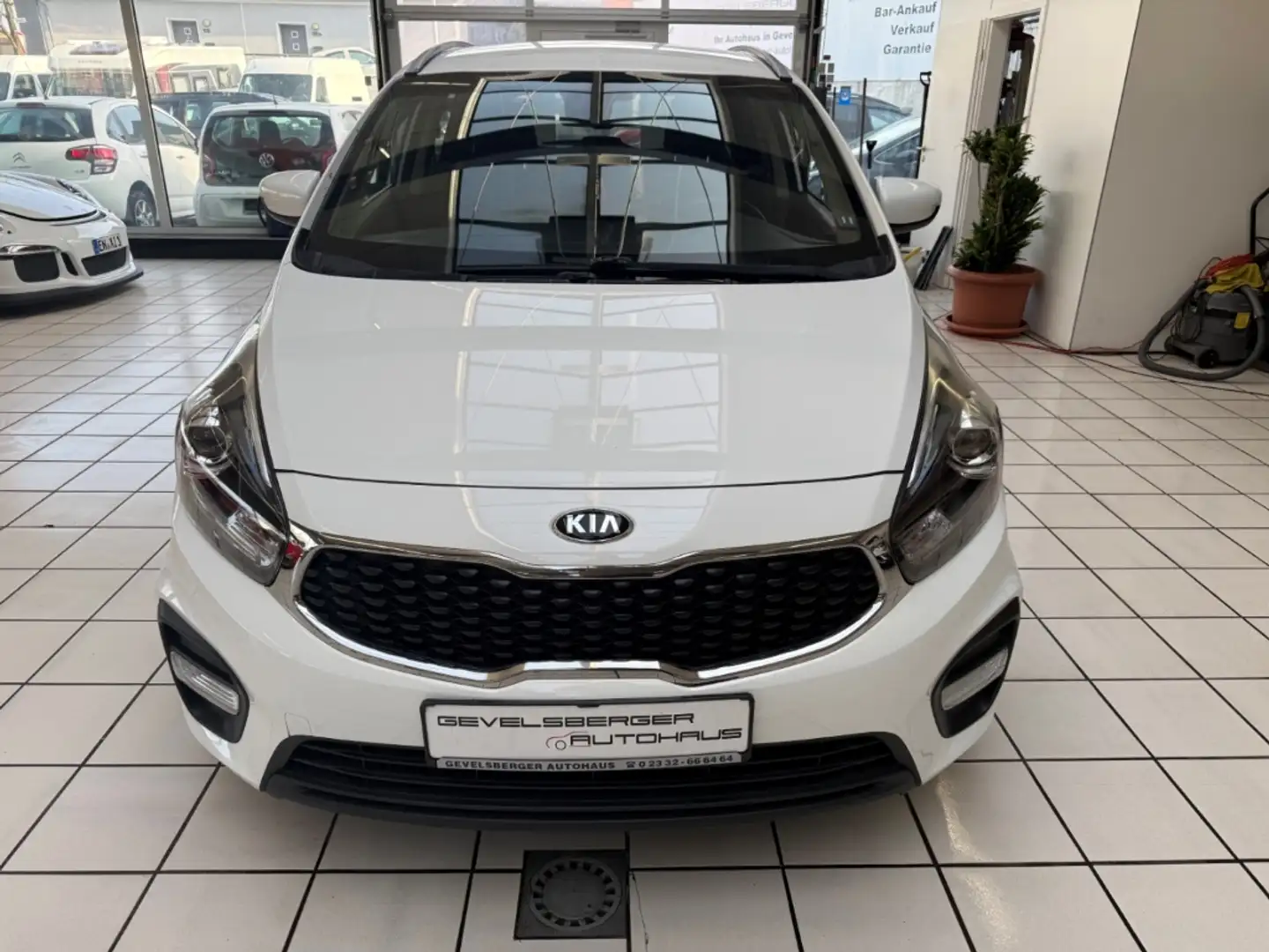 Kia Carens Vision Scheckheft Navi Soundsystem Mehrzonenklima Weiß - 2