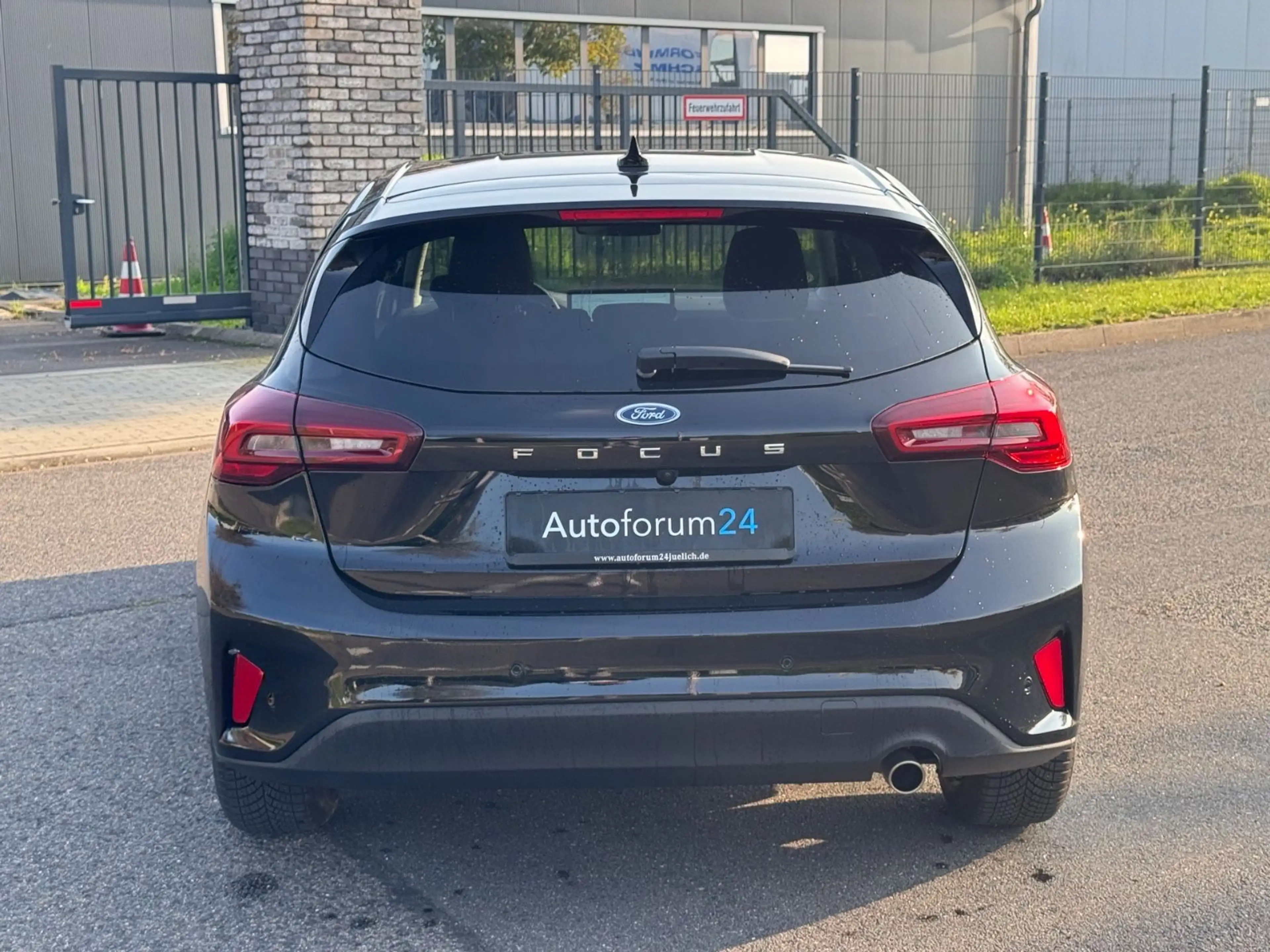 Ford Focus Lim. Titanium Hybrid*Garantie*LED* — photo 4