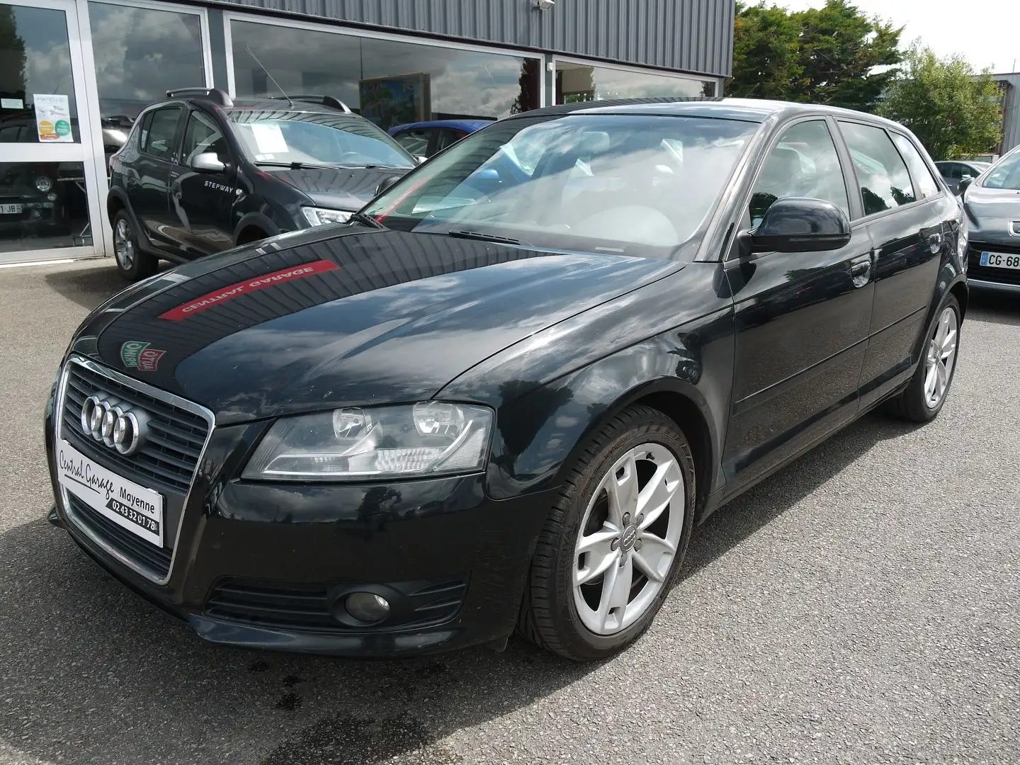 Audi A3 1.6 TDI 105CH DPF AMBIENTE Gris - 2