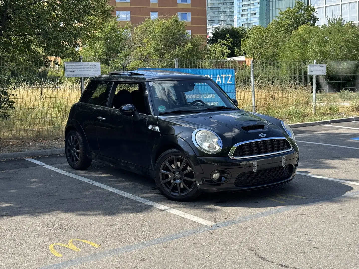 MINI Cooper S Austrian Chili Schwarz - 1