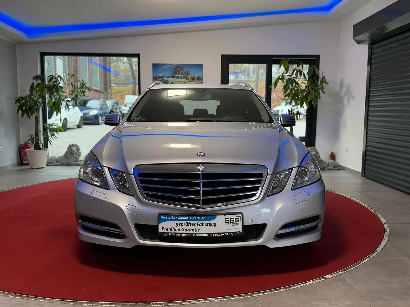 Mercedes-Benz E 200 CGI BlueEfficiency Avantgarde/7-G/Nappa Silber - 2