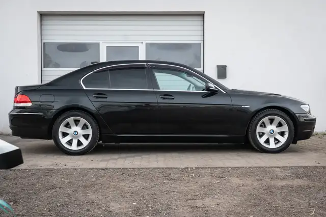 BMW 740 740i