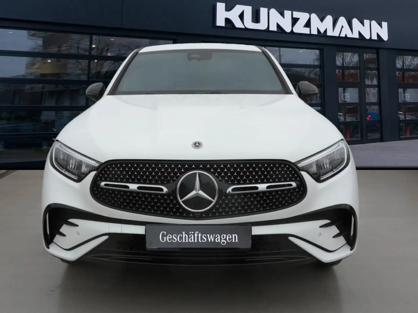 Mercedes-Benz GLC 200 4MATIC Coupé AMG Night AHK 360° Distronic Weiß - 2
